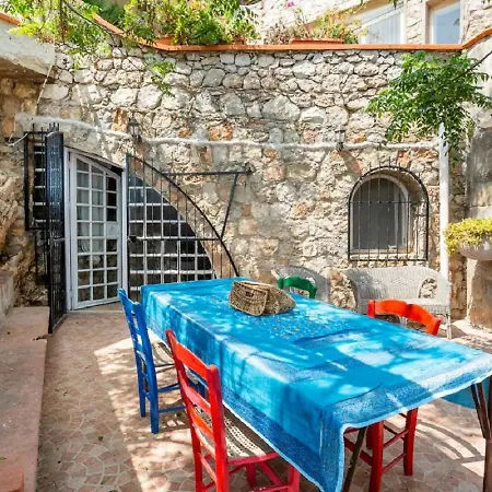 Amuni Al Mare Holiday home